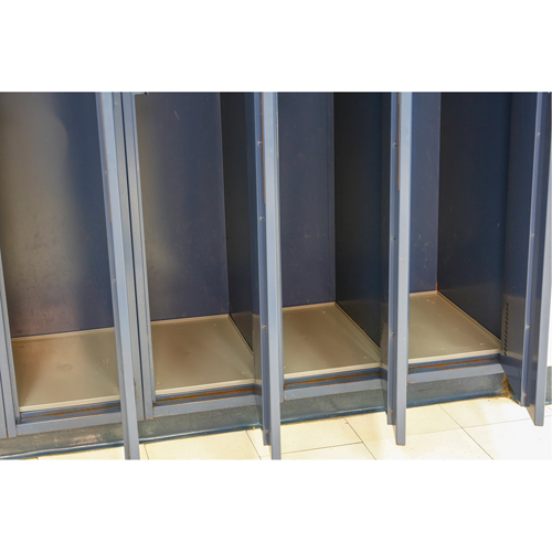 Fond de casier, Convient aux casiers 12" x 18", Gris p&acirc;le, Plastique Nia-Chem Ltd.
