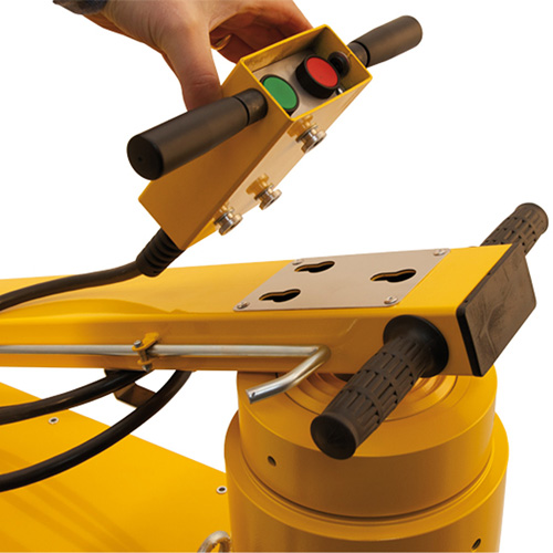 Cric Mammut, 110 tonnes, Air comprim&eacute;/hydraulique Nia-Chem Ltd.