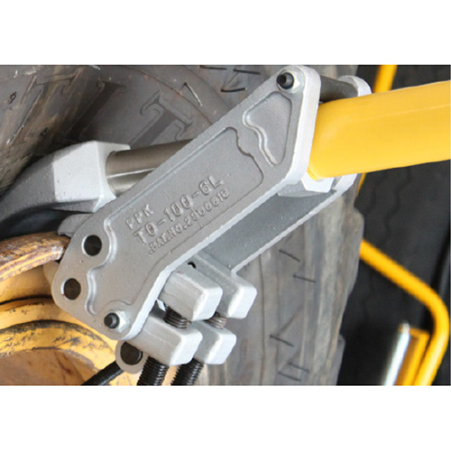 D&eacute;monte-talons hydraulique OTR pour pneu g&eacute;ant s&eacute;rie Pro Nia-Chem Ltd.