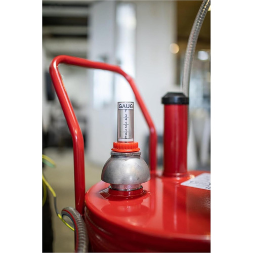 Chariot &agrave; carburant en acier de 25 gallons avec pompe rotative bidirectionnelle et filtre Nia-Chem Ltd.