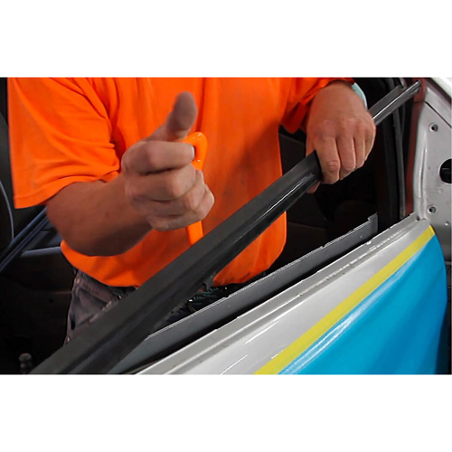 Petit outil de moulage &agrave; courroie Nia-Chem Ltd.