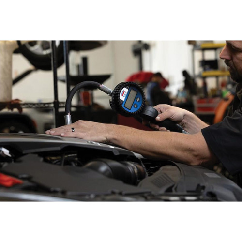 D&eacute;bitm&egrave;tre &eacute;lectronique de lubrifiant avec rallonge flexible &agrave; 90° Nia-Chem Ltd.