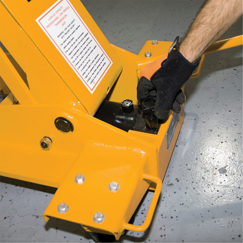 Cric de transmission Yellow Jackit, Cap. de levage 2,2 tonnes Nia-Chem Ltd.