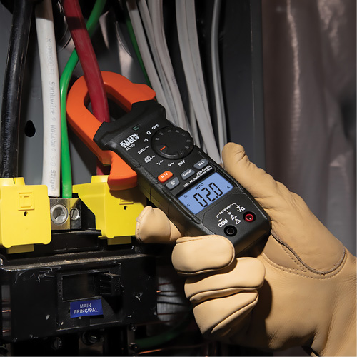 Trousse dessai &eacute;lectrique avec pince-m&egrave;tre Nia-Chem Ltd.