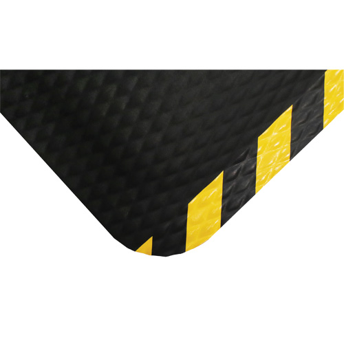 Hog Heaven Mat, Diamond, 4-4/5' x 8' x 7/8", Black/Yellow, Nitrile Nia-Chem Ltd.