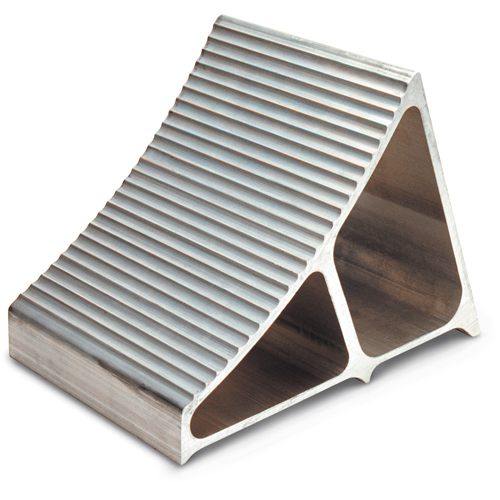 Cales-roue en aluminium, 7" la x 11-1/2" p x 8" h Nia-Chem Ltd.