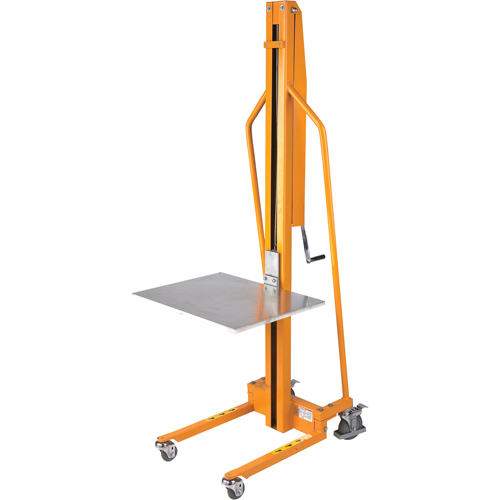 Empileur &agrave; plateforme, M&eacute;canisme Treuil manuel, Capacit&eacute; de 220 lb, Levage max de 58-1/2" Nia-Chem Ltd.