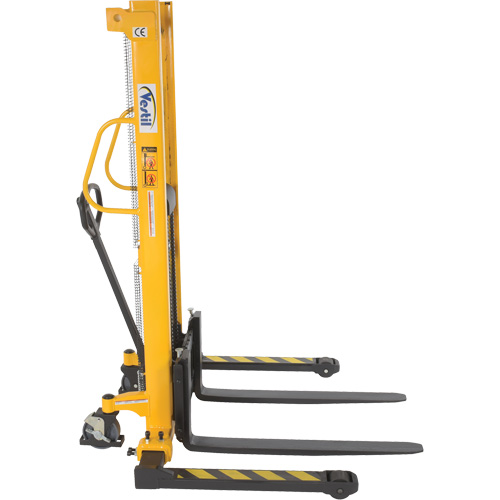 Gerbeur hydraulique manuel, Fonctionnement Pompe manuelle, Capacit&eacute; 2000 lb, Lev&eacute;e max 63" Nia-Chem Ltd.