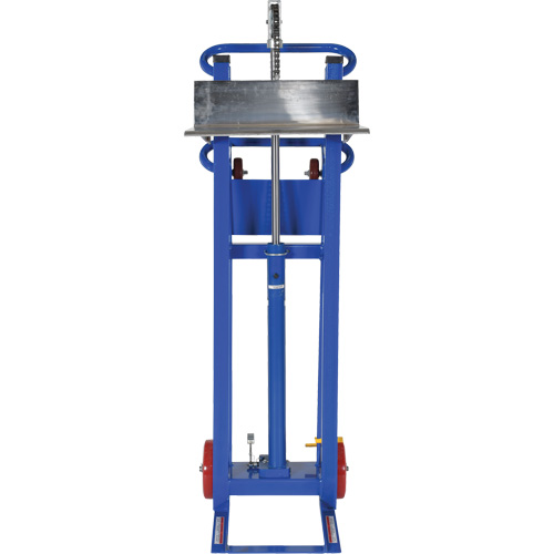 Gerbeur &agrave; plateforme hydraulique, M&eacute;canisme Pompe au pied, Capacit&eacute; de 750 lb, Levage max de 52" Nia-Chem Ltd.