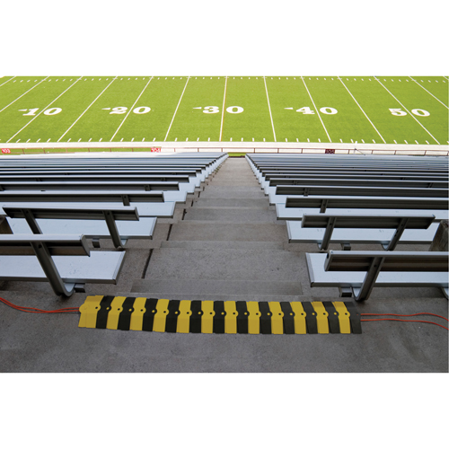 Syst&egrave;me de protection de c&acirc;bles Ultra-Sidewinder - moyen , 14,125" x 9,75" x 1,38", 13500 lb (6,75 tons) Nia-Chem Ltd.