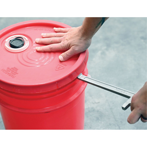 Cl&eacute; pour baril, Ouverture de 3/4"/2", Poign&eacute;e 9-1/2", Acier inoxydable Nia-Chem Ltd.