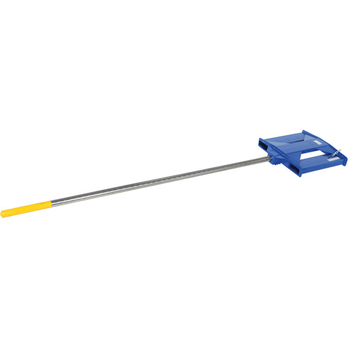 P&ocirc;le de transport de tapis pour chariot &eacute;l&eacute;vateur, 120-1/2" longueur, Install&eacute; sur fourche, Capacit&eacute; de 2200 lb Nia-Chem Ltd.