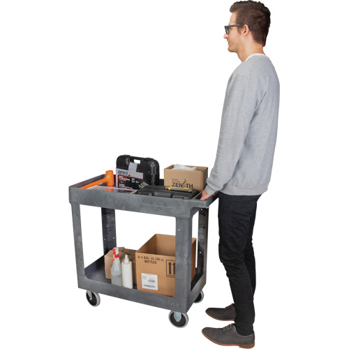 Chariot utilitaire pour l'entretien, 2 tiers, 16-1/2" x 32-1/2" x 34-1/2", Capacit&eacute; 550 lb Nia-Chem Ltd.