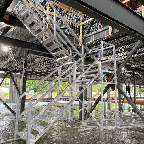 Escalier Smartstairs t&eacute;lescopique &agrave; 3-5 marches en aluminium Nia-Chem Ltd.