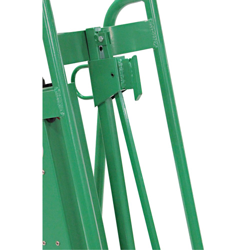 Diable pour baril motoris&eacute; avec roues pneumatiques Nia-Chem Ltd.