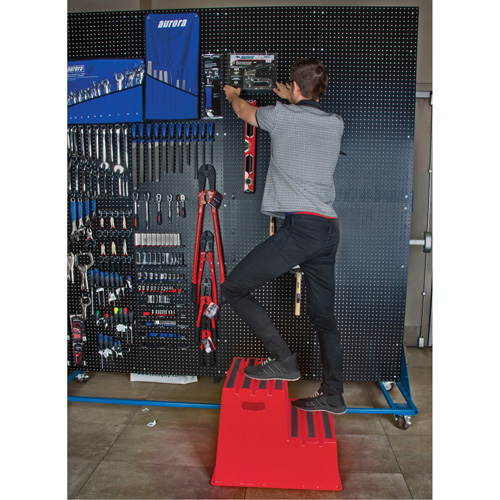 Escabeau industriel, 2 marches, 26" x 22-7/16" x Hauteur 19-11/16" Nia-Chem Ltd.