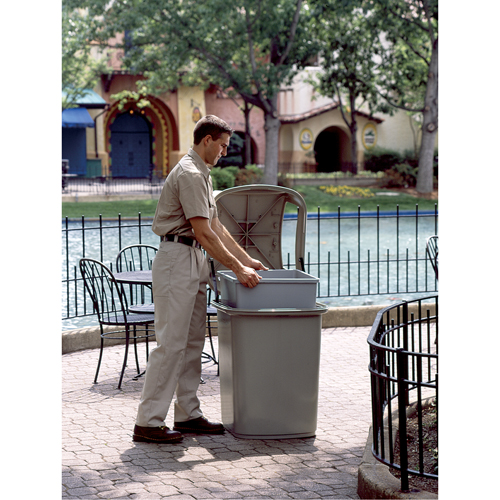 Contenants Untouchable, Poly&eacute;thyl&egrave;ne, 35 gal. US Nia-Chem Ltd.