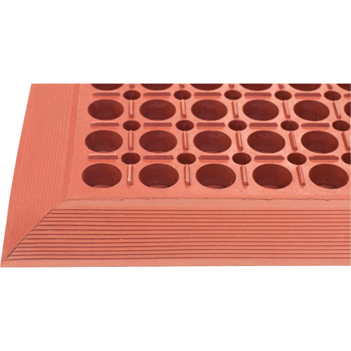 Competitor Series Mats, Slotted, 3' x 5' x 7/8", Orange, Natural Rubber Nia-Chem Ltd.