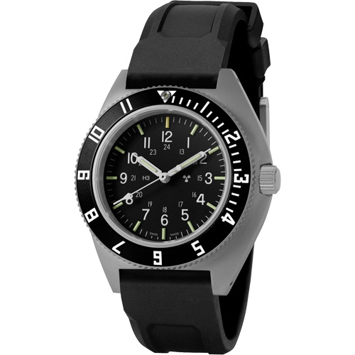 Montre Steel Navigator sur ensemble bracelet en caoutchouc noir de trois morceaux, Num&eacute;rique, &agrave; piles, 41 mm, Noir Nia-Chem Ltd.