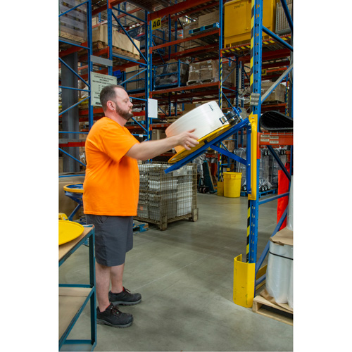 Distributeur de feuillards, Feuillard Polyester/Acier/Polypropyl&egrave;ne, Dia de noyau 16"/8", largeur de rouleau 3"/8"/6" Nia-Chem Ltd.