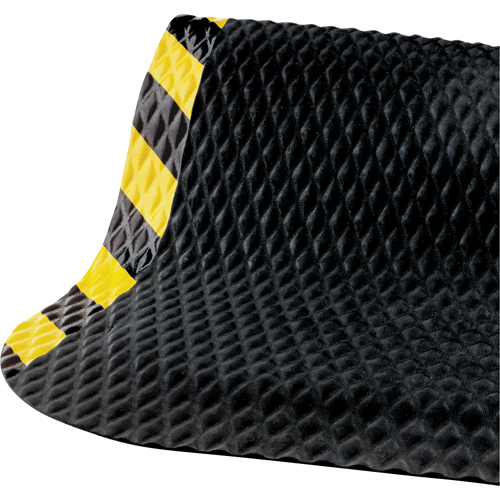 Hog Heaven No. 423 Mats, Diamond, 3-3/4' x 5-3/4' x 5/8", Black/Yellow, Nitrile Nia-Chem Ltd.