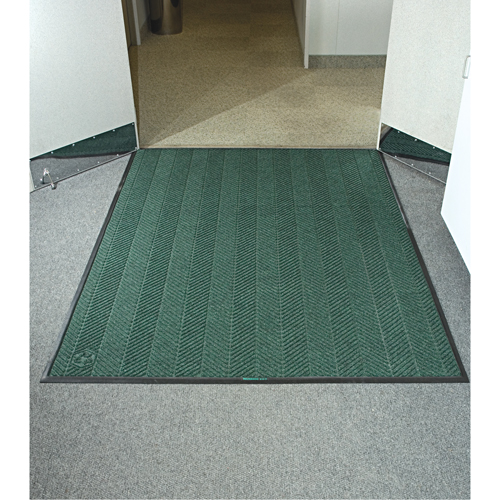 Waterhog&reg; Eco Elite Matting, Wiper/Scraper, 4' x 6' x 3/8", Southern Pine Nia-Chem Ltd.