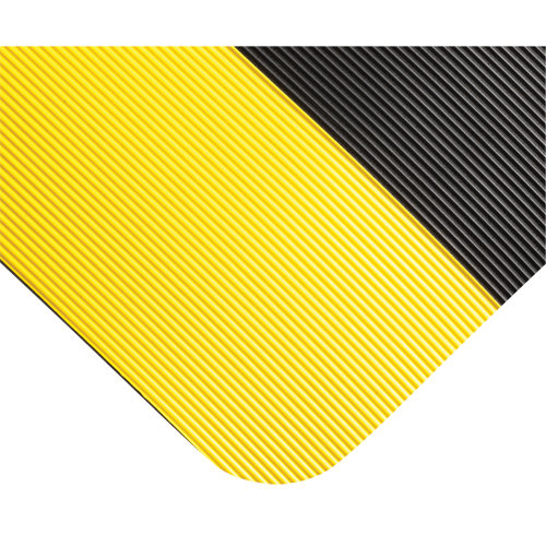Tapis tr&egrave;s robuste pour panneau de contr&ocirc;le No 720, Ondul&eacute;, 3' x 10' x 5/8", Noir/Jaune, PVC Nia-Chem Ltd.