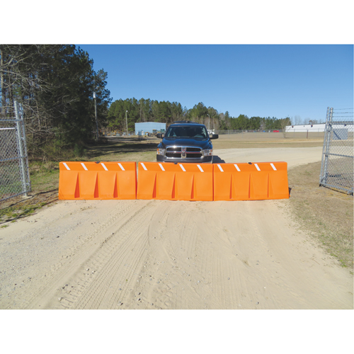 Barri&egrave;res de circulation, Rempli d'eau, 62,25 lo x 24" h, Orange Nia-Chem Ltd.