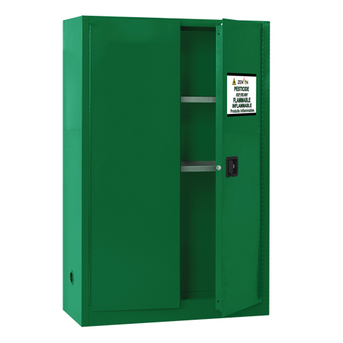 Armoire de rangement pour pesticides, 45 gal., 65" h x 43" l x 18" p Nia-Chem Ltd.
