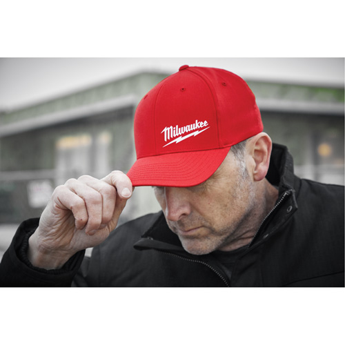 Casquette ajust&eacute;e Flexfit, Rouge, Poly-coton Nia-Chem Ltd.