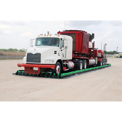 Ultimate Copolymer 2000 Ultra-Containment Berm&reg;, 5385 US gal. Capacity, 12' W x 60' L x 12" H, Hinge Bracket Nia-Chem Ltd.