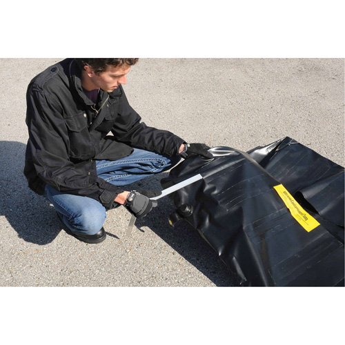 Conteneur flexible pour r&eacute;servoir de carburant sans drain Ultra-550 Containment Sump, 102" lo x 72" la, 650 gal. US Capacit&eacute; Nia-Chem Ltd.