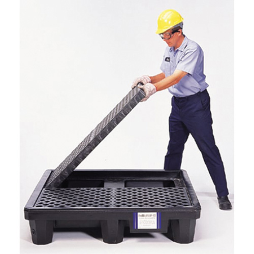 Ultra-Spill Pallet mod&egrave;le &eacute;conomique, 4 barils, Capacit&eacute; de d&eacute;versement 66 gal. US, 53" x 53" x 11,8" Nia-Chem Ltd.