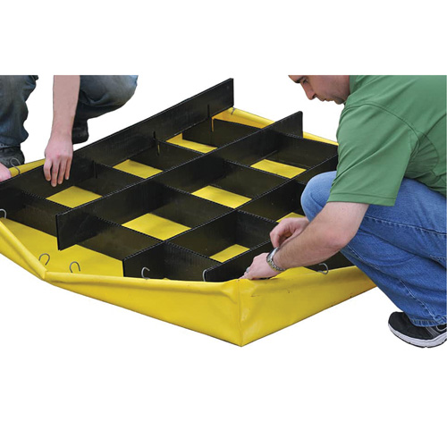 Ultra-Spill Pallet flexible, 4 barils, Capacit&eacute; de d&eacute;versement 66 gal. US, 48" x 48" x 7" Nia-Chem Ltd.