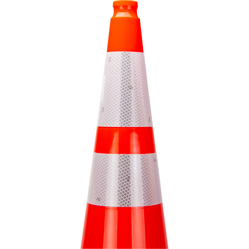 C&ocirc;ne de signalisation de premi&egrave;re qualit&eacute;, 36", Orange, Bande(s) r&eacute;fl&eacute;chissante(s) 4" & 6" Nia-Chem Ltd.