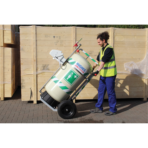 Douche d'urgence mobile et ind&eacute;pendant avec douche oculaire et faciale, Capacit&eacute; 30 gal., Conformit&eacute; Aucune Nia-Chem Ltd.