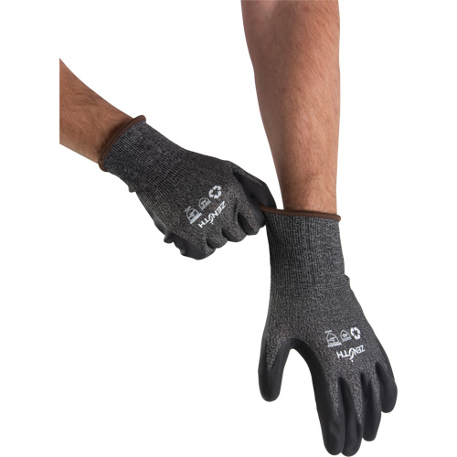 Gants &eacute;cologiques, l&eacute;gers, et r&eacute;sistants &agrave; la coupe, &agrave; haute dext&eacute;rit&eacute;, Taille 8, Calibre 21, Rev&ecirc;tement Mousse de nitrile, Enveloppe en Acier inoxydable/PEHP/rPET, ASTM ANSI niveau A5 Nia-Chem Ltd.