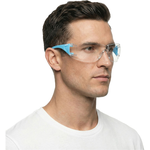 Lunettes de s&eacute;curit&eacute; bleu/blanc Adapt Lite, Lentille Transparent, Antibu&eacute;e/Anti-&eacute;gratignures, ANSI Z87+/R&eacute;pond ou surpasse la norme CSA Z94.3 Nia-Chem Ltd.