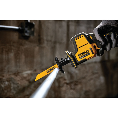 Scie alternative sans fil Max* (outil seulement), 12 V, Lithium-ion Bloc-pile, 0-2800 coups/min Nia-Chem Ltd.