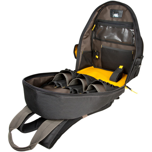 Sacs &agrave; dos pour outils Techgear &agrave; 53 pochettes, 16" lo x 13-1/4" la, Noir, Polyester Nia-Chem Ltd.