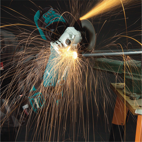Meuleuse angulaire avec interrupteur c.a./c.c., 5", 10,5 A, 11000 Tr/min Nia-Chem Ltd.