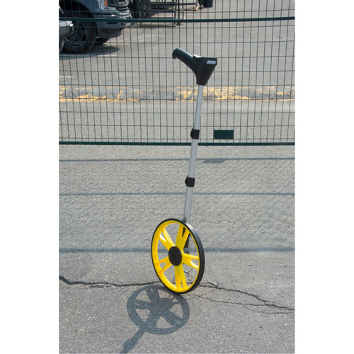 Roue d'arpentage num&eacute;rique, 12,5"/31,8 cm, Gamme de 99999,9 m, Pieds/m&egrave;tres Nia-Chem Ltd.