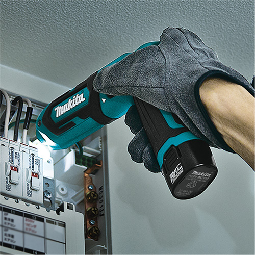 Impact Driver Kit, 1/4", 220 in-lbs Max. Torque, 7.2 V, Lithium-Ion Nia-Chem Ltd.