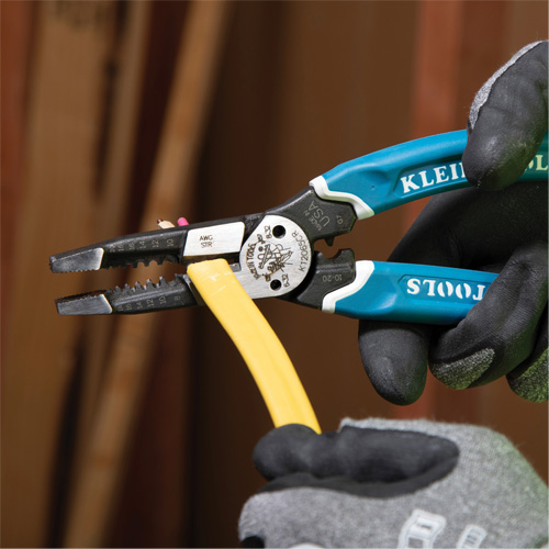Outil polyvalent Klein-Kurve pour d&eacute;nuder, couper et sertir les fils, 8-1/4" lo, 8 - 20 AWG Nia-Chem Ltd.