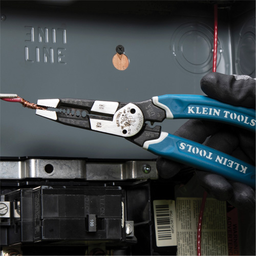 Outil polyvalent Klein-Kurve pour d&eacute;nuder, couper et sertir les fils, 8-1/4" lo, 8 - 20 AWG Nia-Chem Ltd.