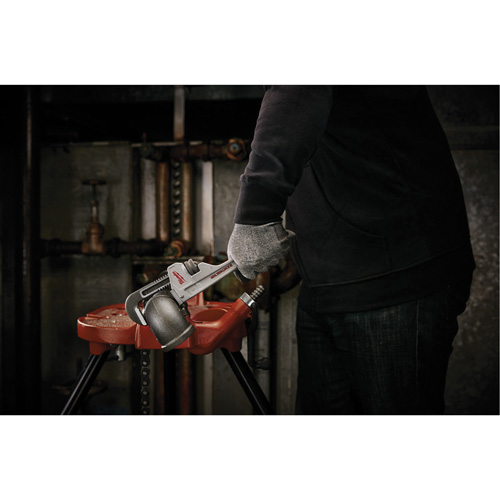 Cl&eacute; &agrave; tuyau, Cap des m&acirc;choires 1-1/2", Longueur 10", Prise Ergonomique Nia-Chem Ltd.