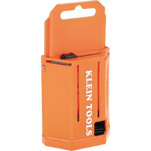 Distributeur de lames utilitaires avec lames compris, Style Simple Nia-Chem Ltd.