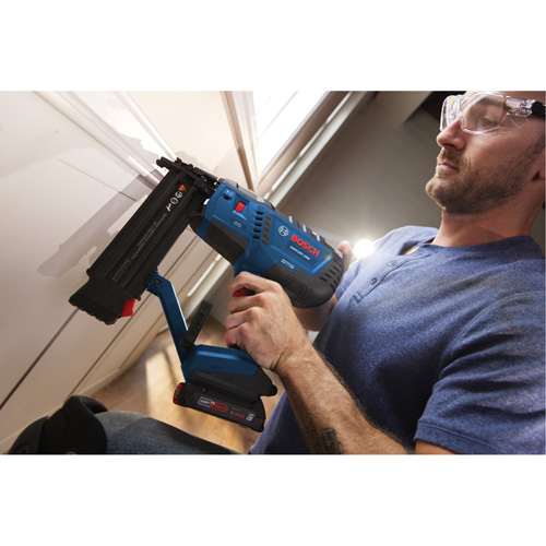 Brushless 18-Gauge Brad Nailer Kit with Standard Power Battery, 18 V, Lithium-Ion Nia-Chem Ltd.