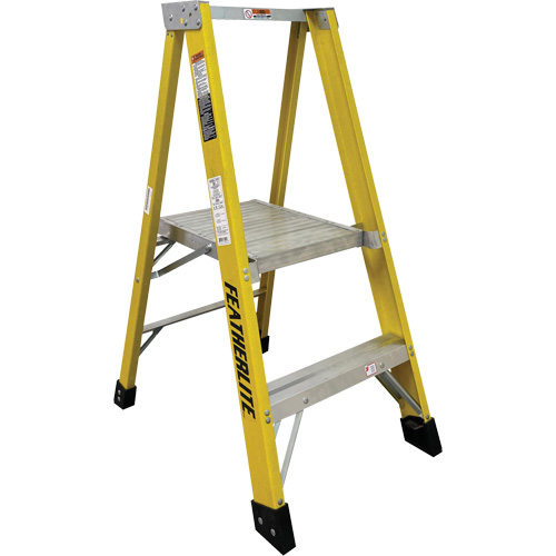 Industrial Heavy-Duty Platform Stepladders (6500 Series), 4', 300 lbs. Cap. Nia-Chem Ltd.