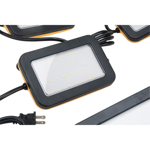 Chaîne de baladeuses DEL, 5 Lumi&egrave;res, 50' lo, Boîtier en Plastique Nia-Chem Ltd.